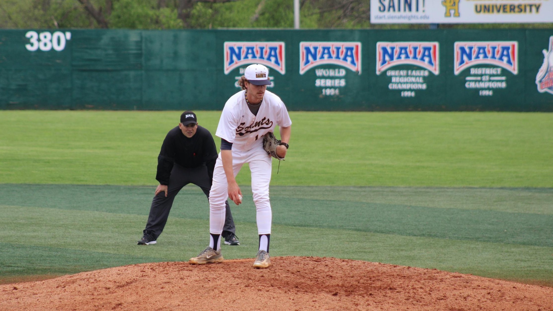 Baseball Sweeps Lourdes, Qualifies For WHAC Tournament