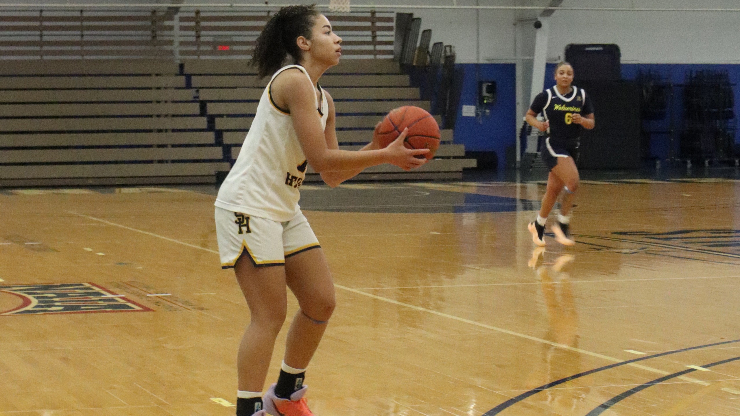 Women's Hoops Knocks Off Aquinas In WHAC Quarterfinals